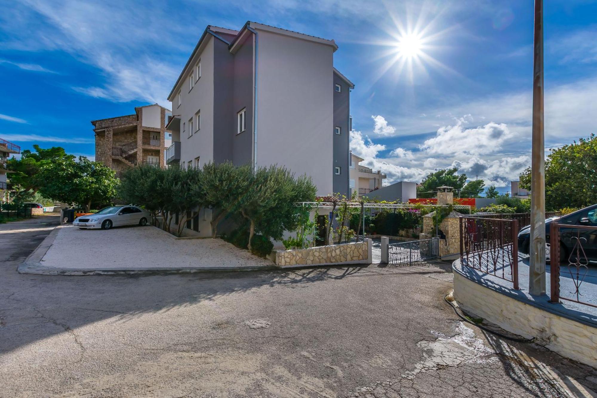 Apartments Kristina Omiš Exterior foto